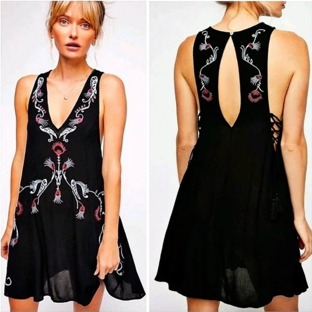 FREE PEOPLE / IFP Black Embroidered Adelaide Festival Swing Mini Dress – XS